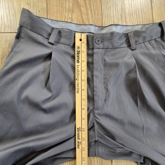 Nike Golf Tour Performance, Dry Fit Men's 32x32 Medium Gray Pants - Picture 4 of 14